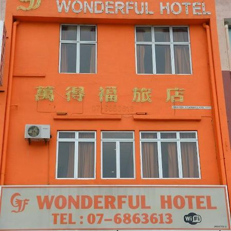 Gf Wonderful Hotel Pontian Kecil Exterior foto