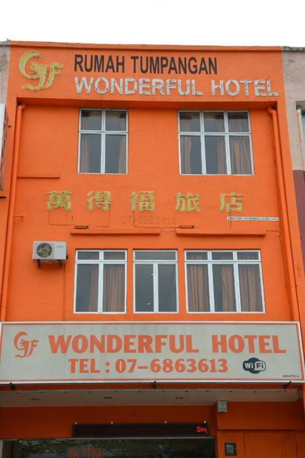 Gf Wonderful Hotel Pontian Kecil Exterior foto